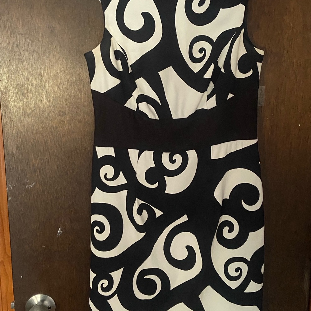 Alyx Black and White Swirl Dress - Picture 2 of 7